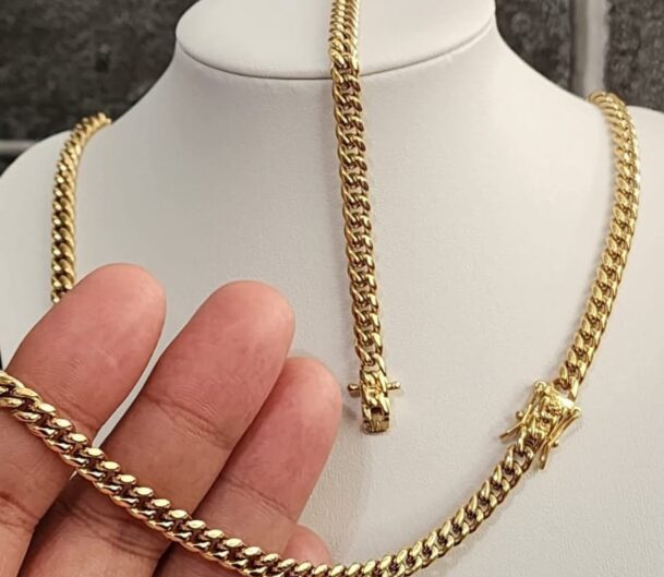 Oferta Cyber Monday
🔥 $89🔥
Set Cubana Miami 6mm 
Cadena + Pulsera 
Largos 18,20,22,24,26"
Disponibles  ,
Indicar tamaño deseado en las notas de la orden
Acero inoxidable Baño oro real 14kt Premium

10 a 15 hábiles para recibir su pedido luego de realizada la orden.